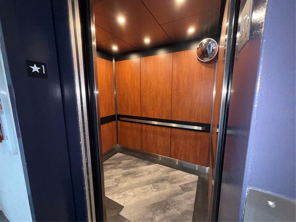 For Sale: $200,000 (2 beds, 2 baths, 1341 Square Feet)