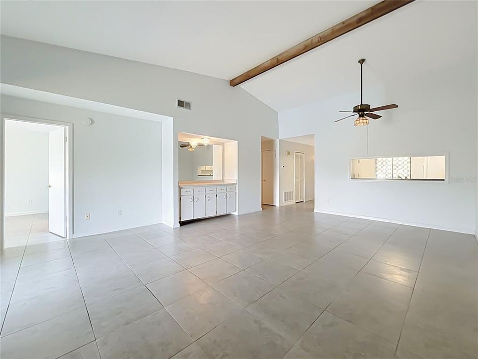 For Sale: $200,000 (2 beds, 2 baths, 1341 Square Feet)