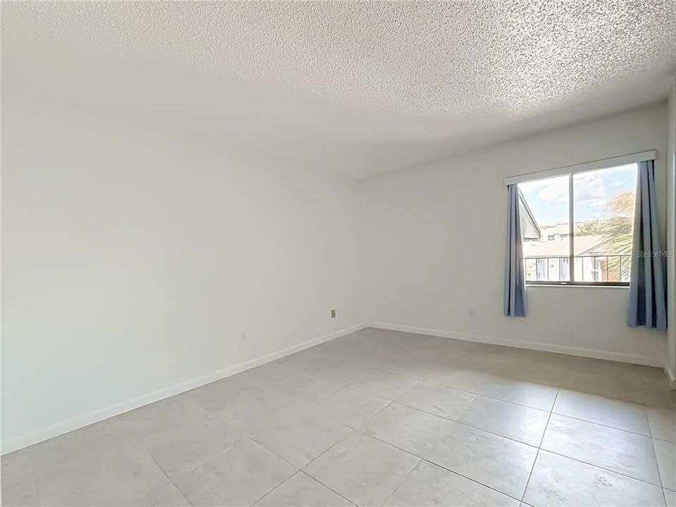 For Sale: $200,000 (2 beds, 2 baths, 1341 Square Feet)