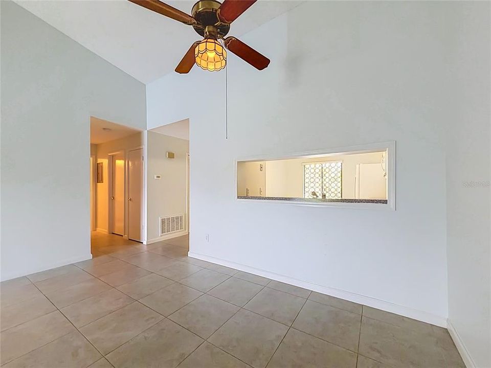 For Sale: $200,000 (2 beds, 2 baths, 1341 Square Feet)