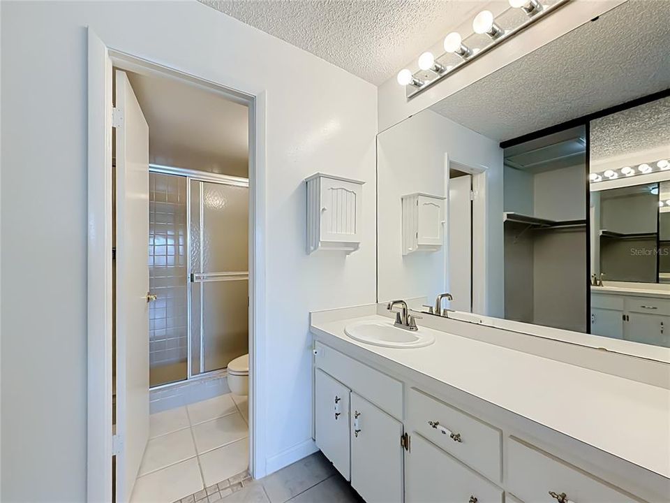 For Sale: $200,000 (2 beds, 2 baths, 1341 Square Feet)
