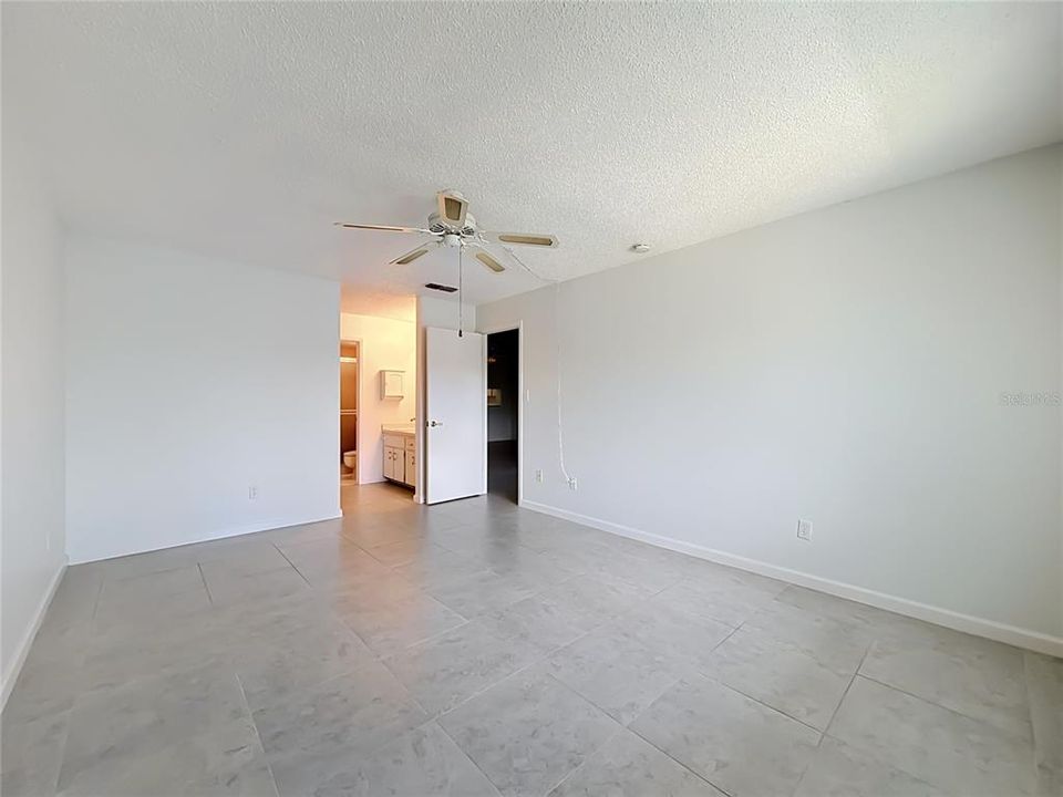 For Sale: $200,000 (2 beds, 2 baths, 1341 Square Feet)
