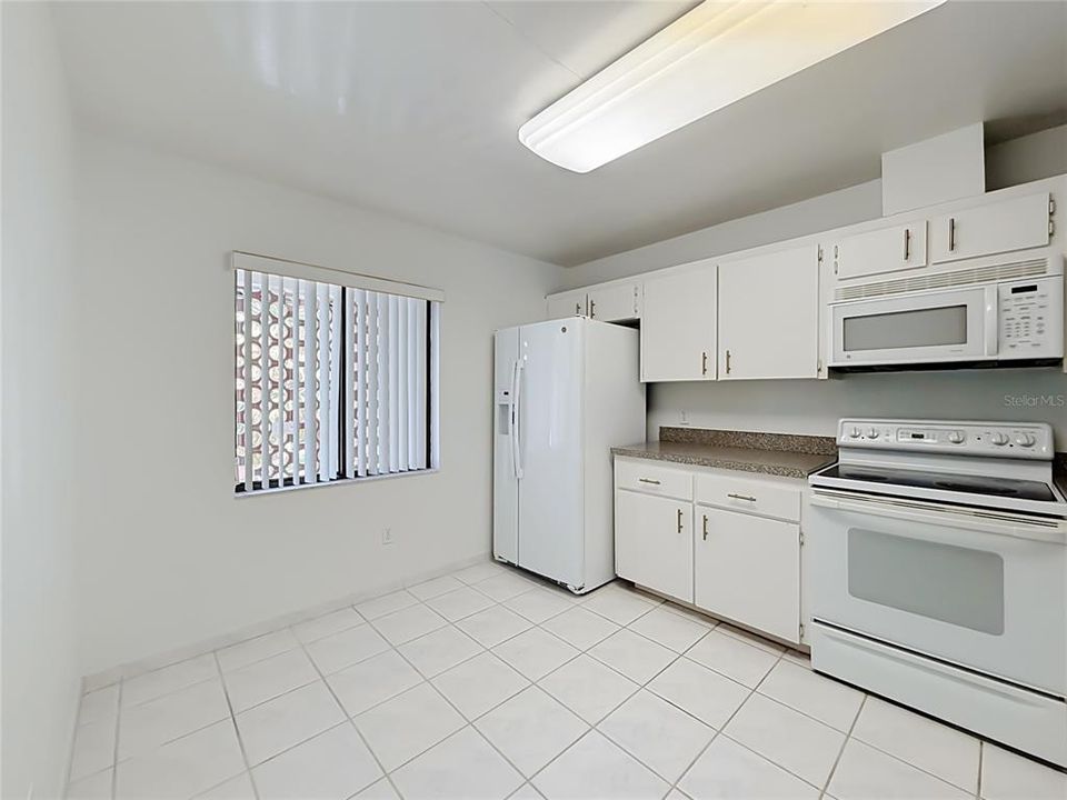 For Sale: $200,000 (2 beds, 2 baths, 1341 Square Feet)