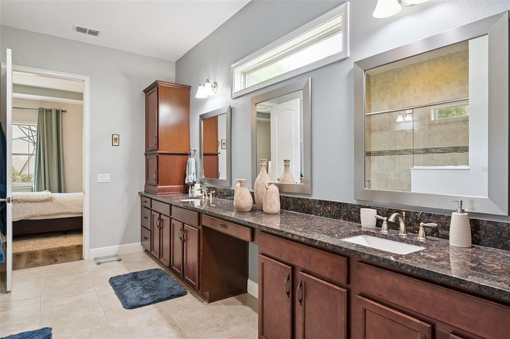 For Sale: $775,000 (4 beds, 4 baths, 3413 Square Feet)