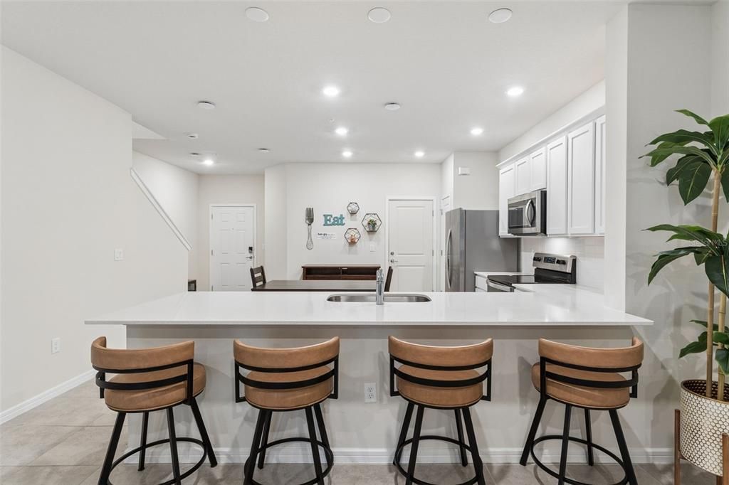 For Sale: $399,900 (3 beds, 2 baths, 1907 Square Feet)