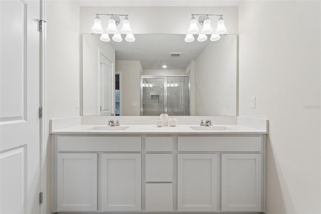 For Sale: $399,900 (3 beds, 2 baths, 1907 Square Feet)