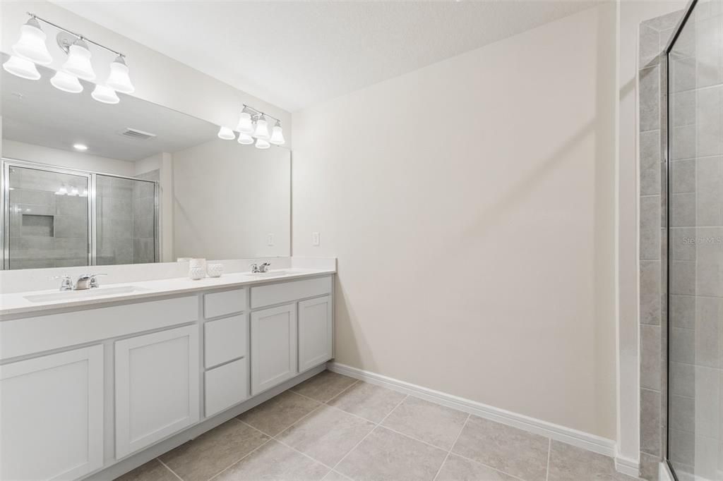For Sale: $399,900 (3 beds, 2 baths, 1907 Square Feet)