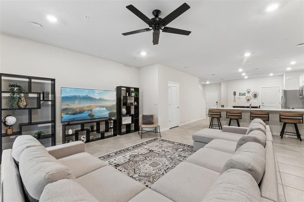 For Sale: $399,900 (3 beds, 2 baths, 1907 Square Feet)