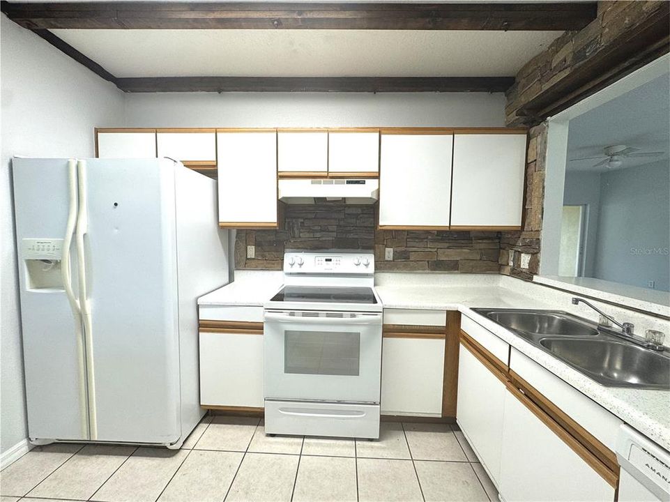 For Sale: $155,000 (3 beds, 2 baths, 1151 Square Feet)