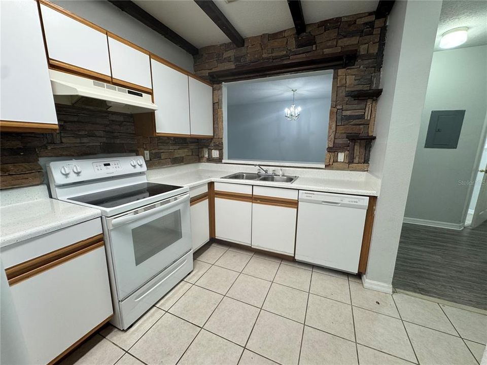For Sale: $155,000 (3 beds, 2 baths, 1151 Square Feet)