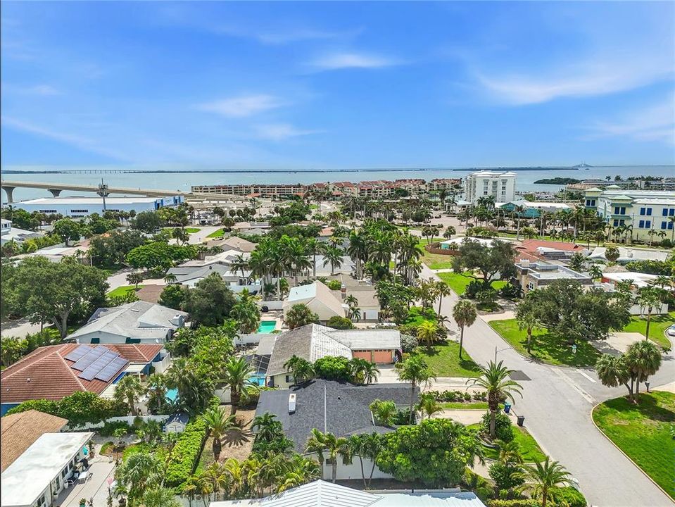 En Venta: $549,900 (2 camas, 2 baños, 1430 Pies cuadrados)
