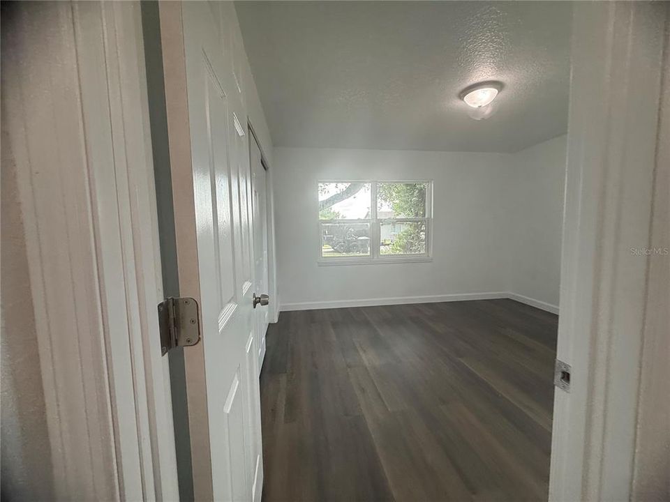 For Sale: $194,990 (3 beds, 1 baths, 998 Square Feet)