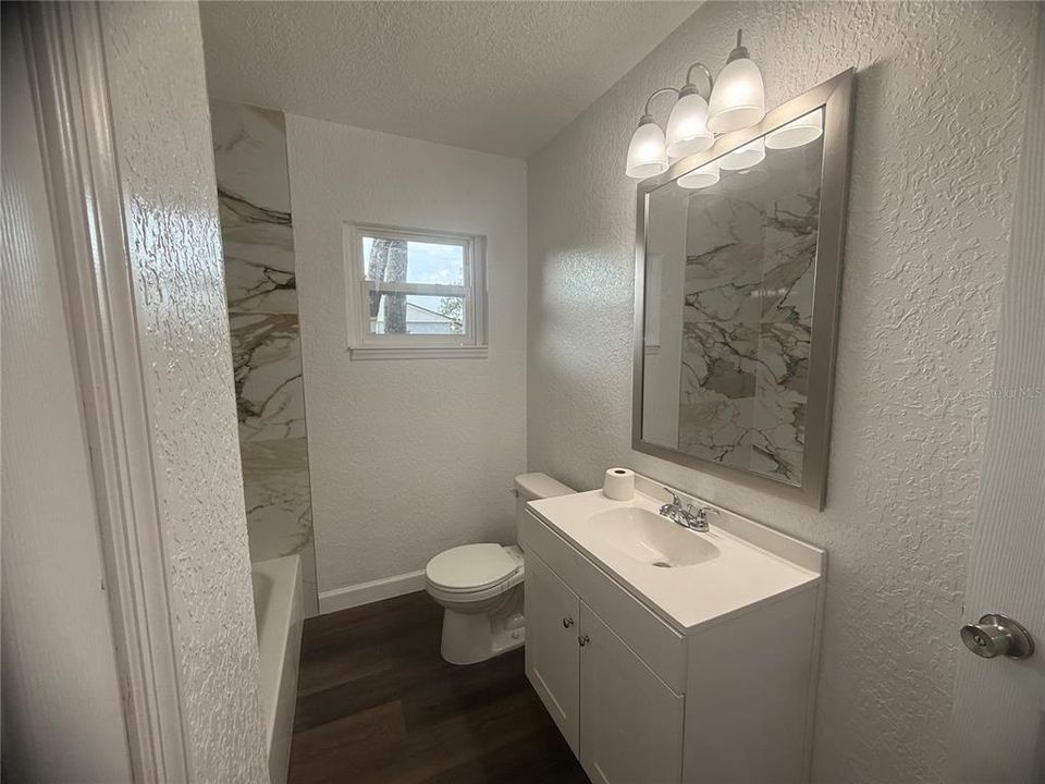 For Sale: $194,990 (3 beds, 1 baths, 998 Square Feet)