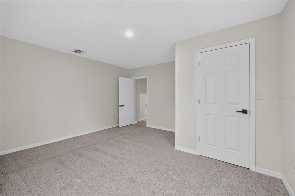 Activo con contrato: $219,900 (4 camas, 2 baños, 1482 Pies cuadrados)