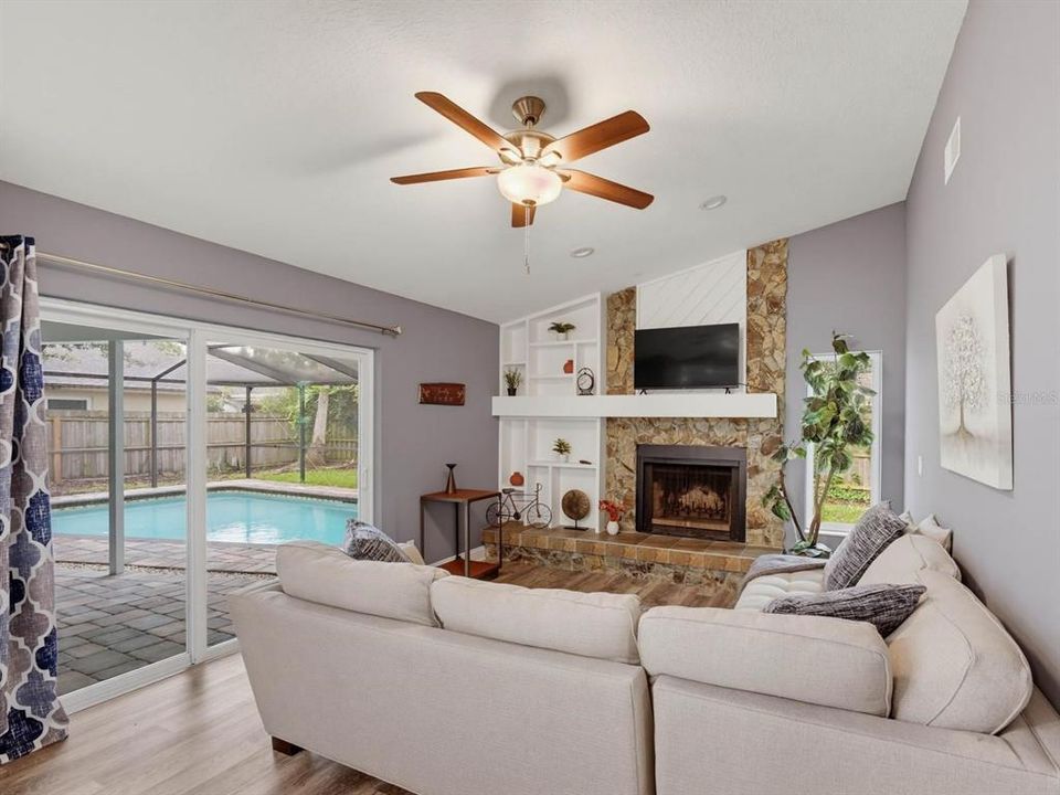 For Sale: $615,000 (4 beds, 2 baths, 1932 Square Feet)