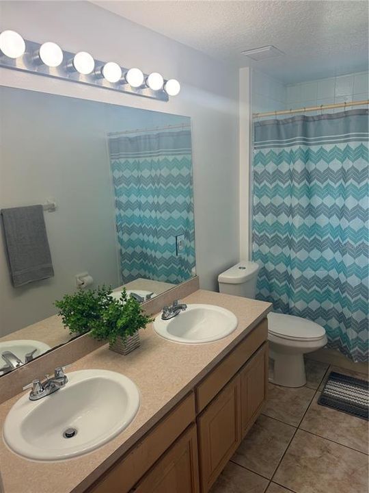 En Venta: $329,900 (3 camas, 2 baños, 1420 Pies cuadrados)