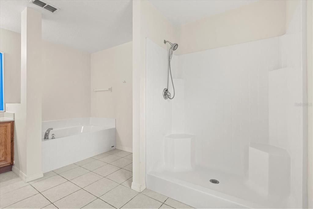 For Rent: $2,400 (4 beds, 2 baths, 2242 Square Feet)