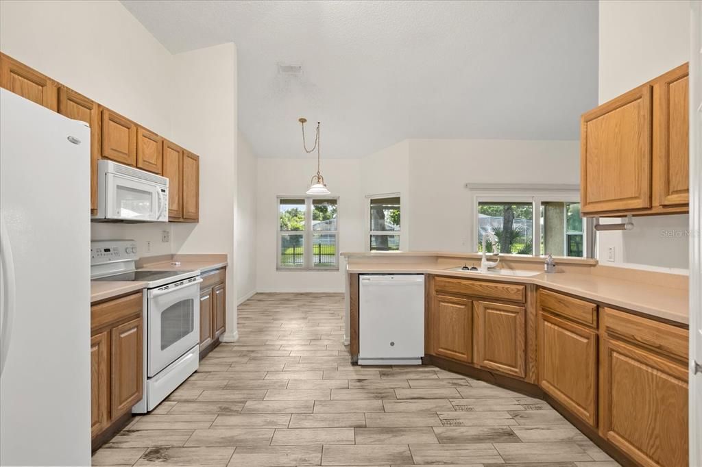 For Rent: $2,400 (4 beds, 2 baths, 2242 Square Feet)
