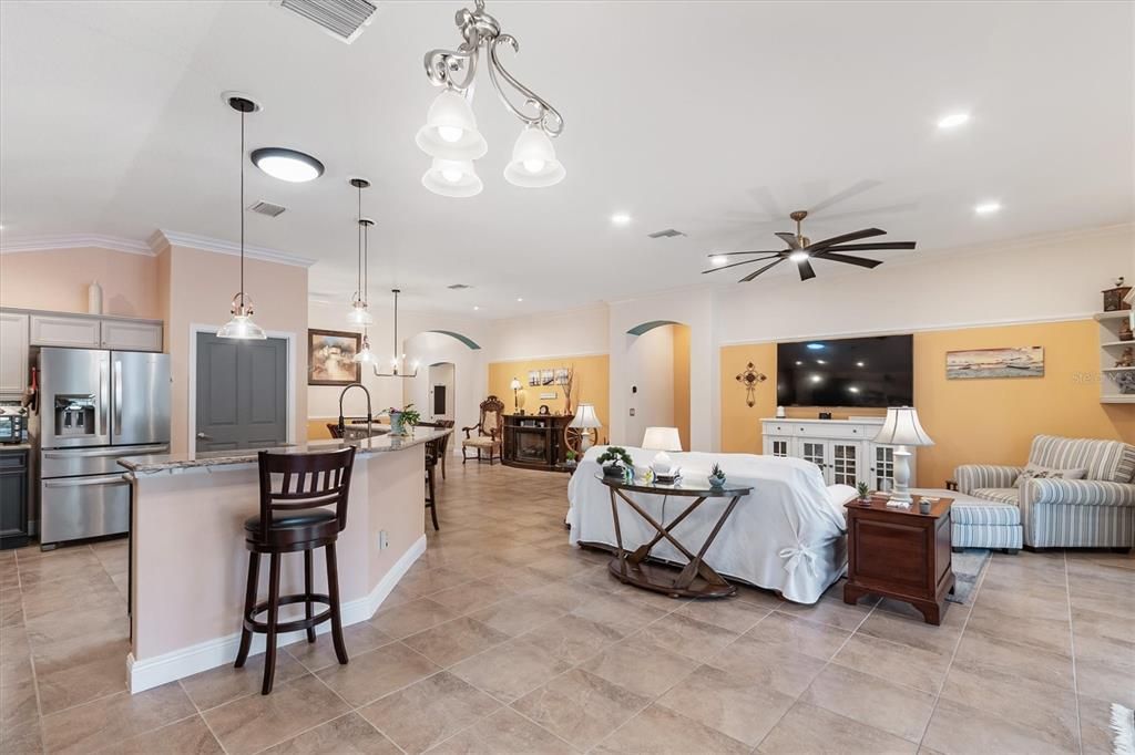 En Venta: $799,000 (3 camas, 2 baños, 2109 Pies cuadrados)