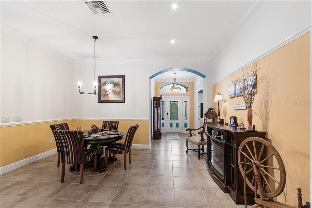 En Venta: $799,000 (3 camas, 2 baños, 2109 Pies cuadrados)