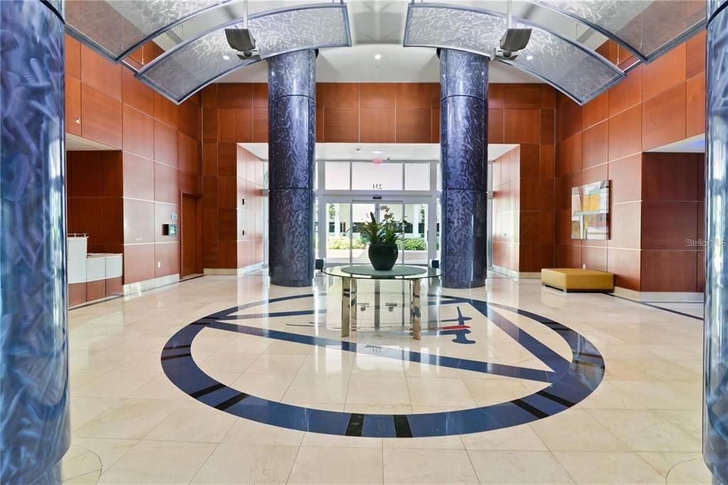 For Sale: $375,000 (2 beds, 2 baths, 1670 Square Feet)