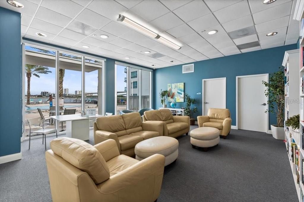 For Sale: $375,000 (2 beds, 2 baths, 1670 Square Feet)