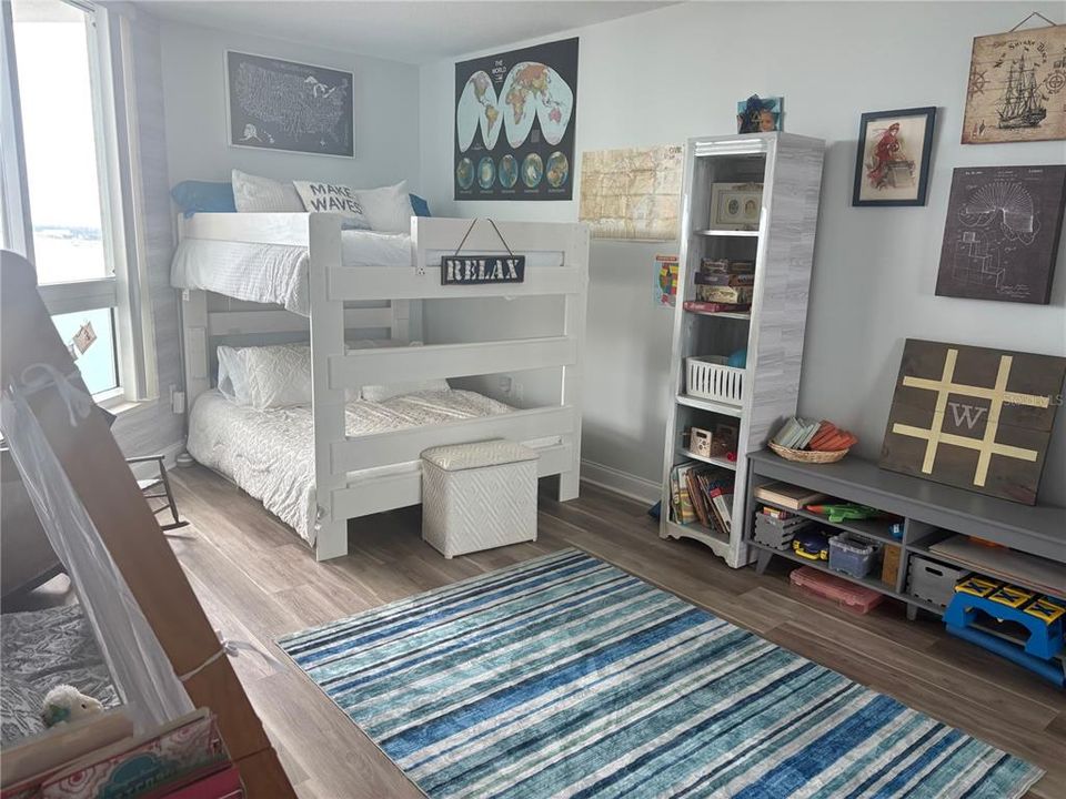 For Sale: $375,000 (2 beds, 2 baths, 1670 Square Feet)