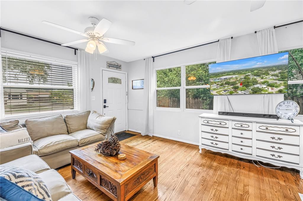 En Venta: $299,000 (3 camas, 1 baños, 1164 Pies cuadrados)
