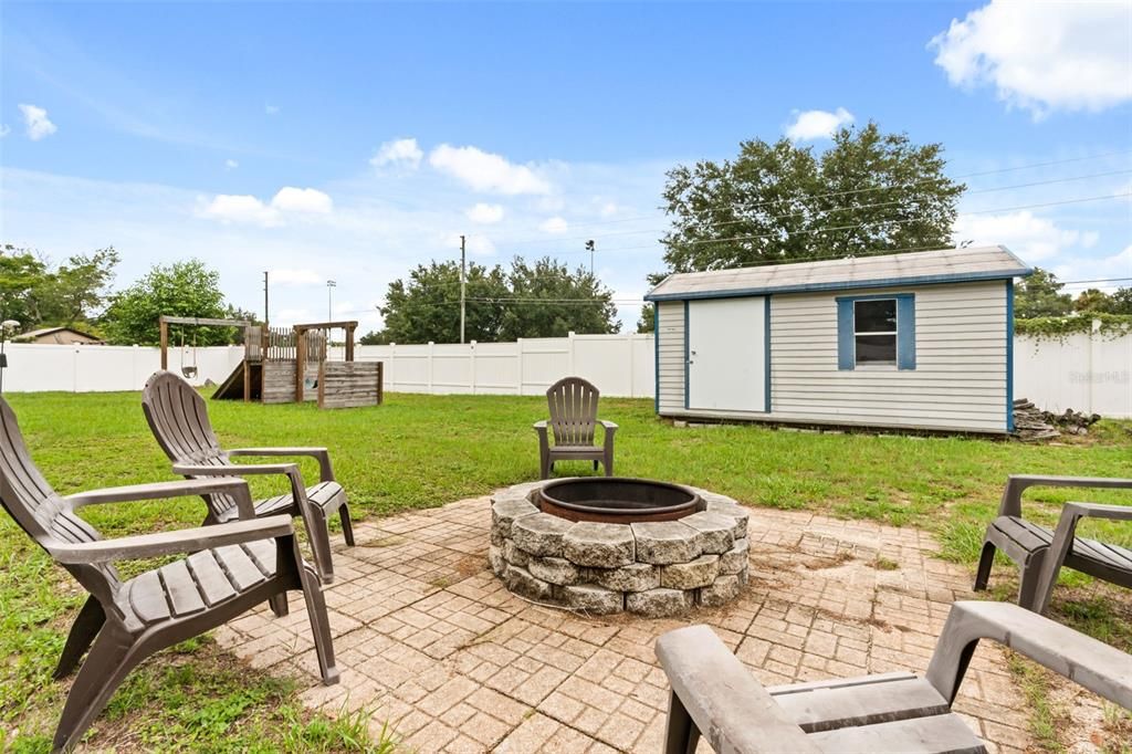For Sale: $318,000 (3 beds, 2 baths, 1225 Square Feet)