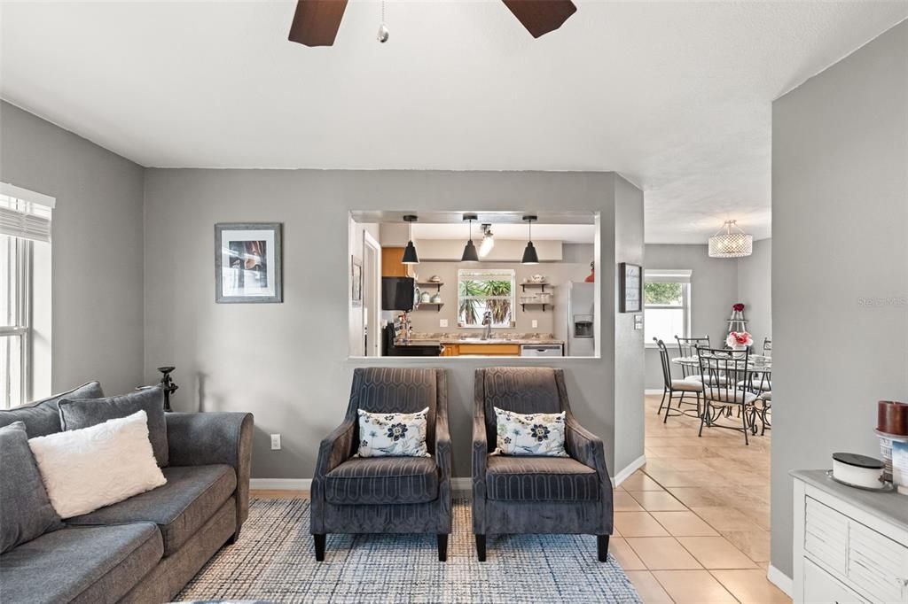 For Sale: $318,000 (3 beds, 2 baths, 1225 Square Feet)