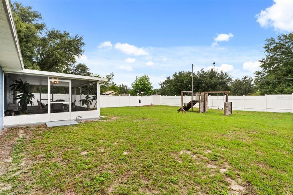 For Sale: $318,000 (3 beds, 2 baths, 1225 Square Feet)