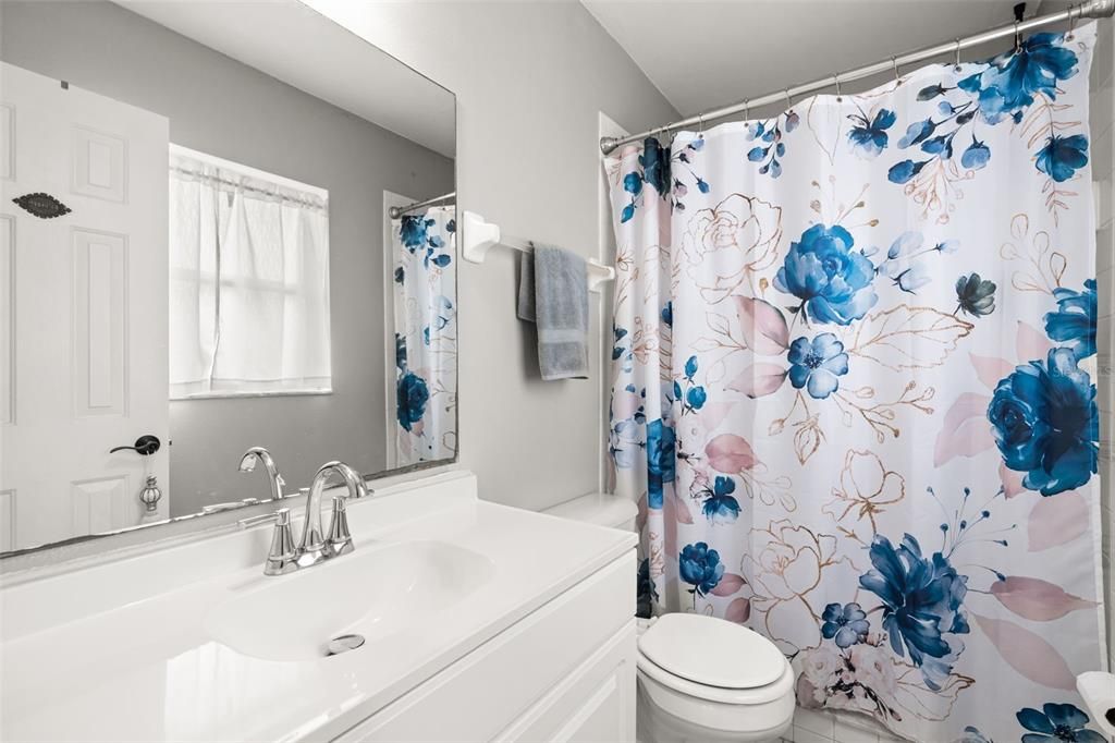 For Sale: $318,000 (3 beds, 2 baths, 1225 Square Feet)