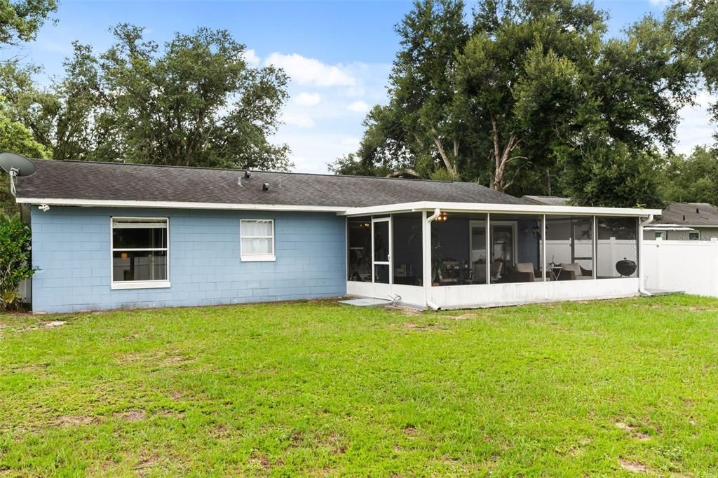For Sale: $318,000 (3 beds, 2 baths, 1225 Square Feet)