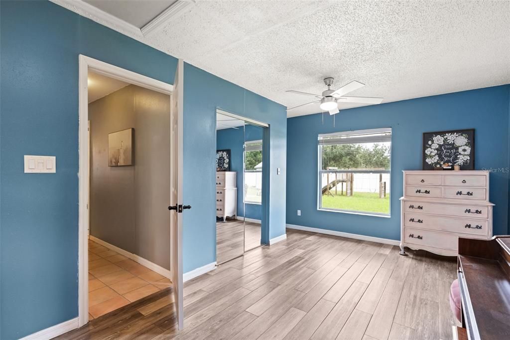 For Sale: $318,000 (3 beds, 2 baths, 1225 Square Feet)