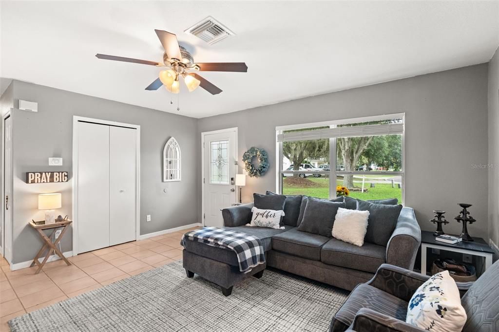 For Sale: $318,000 (3 beds, 2 baths, 1225 Square Feet)