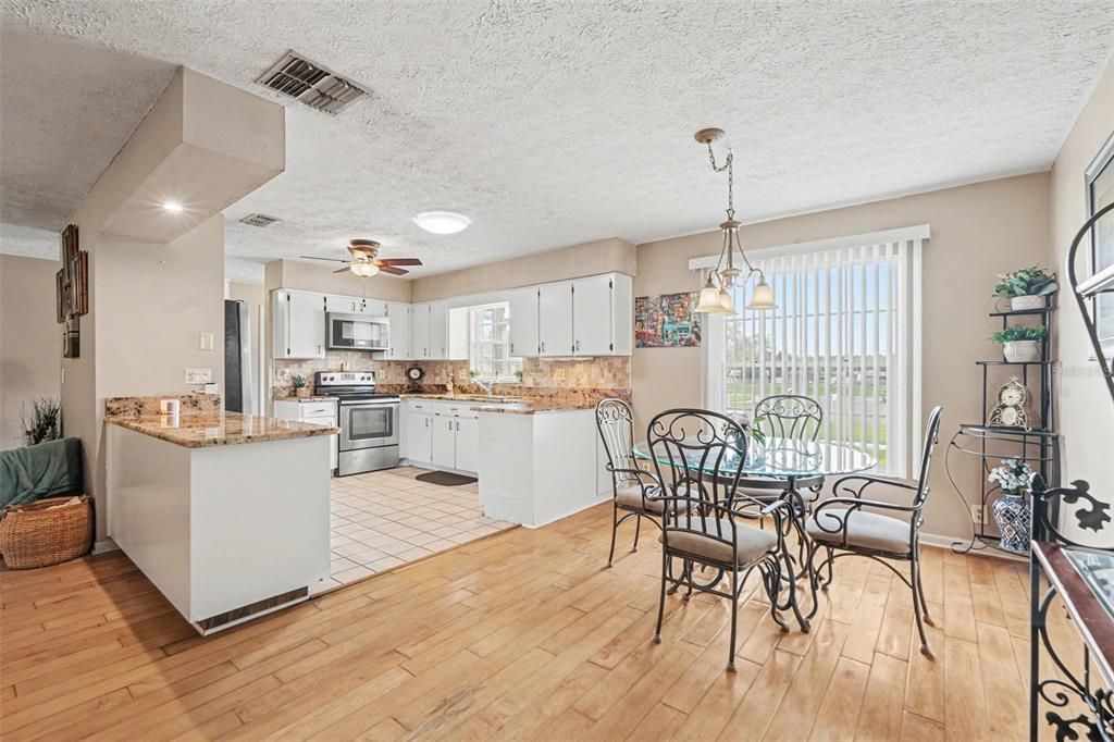 Activo con contrato: $259,999 (2 camas, 2 baños, 1272 Pies cuadrados)