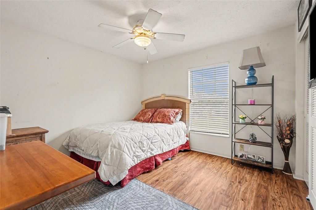 Activo con contrato: $259,999 (2 camas, 2 baños, 1272 Pies cuadrados)