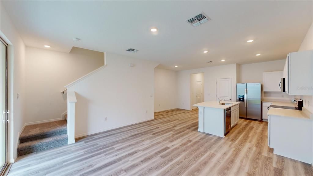 For Rent: $2,300 (3 beds, 2 baths, 1673 Square Feet)