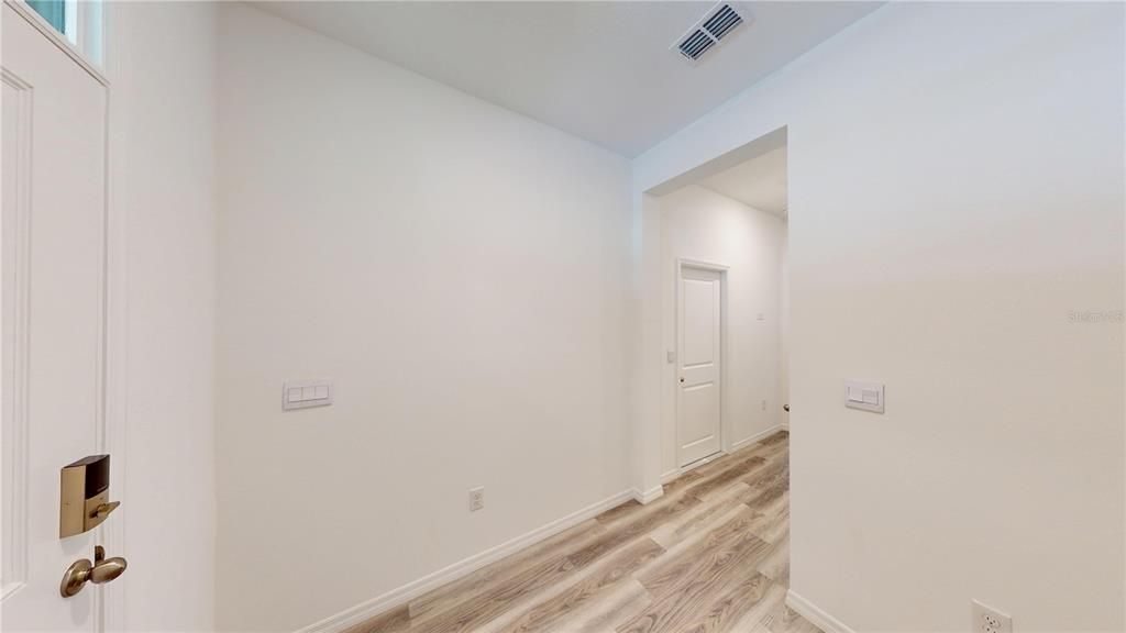 For Rent: $2,300 (3 beds, 2 baths, 1673 Square Feet)