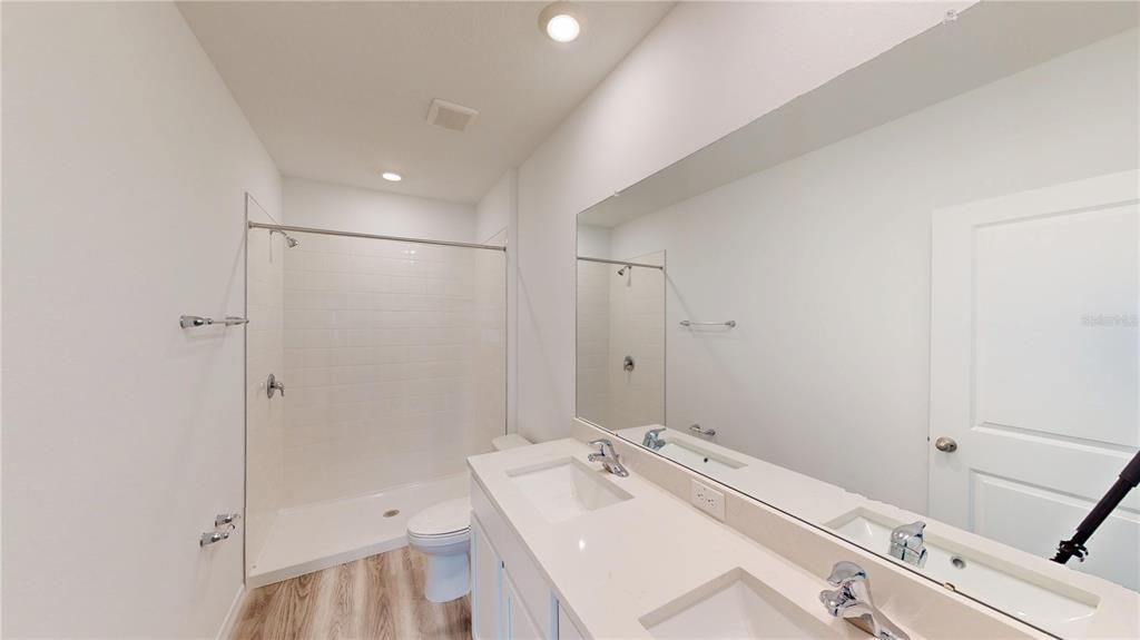 For Rent: $2,300 (3 beds, 2 baths, 1673 Square Feet)