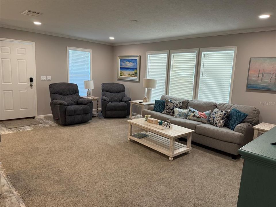 For Sale: $255,000 (2 beds, 2 baths, 1442 Square Feet)