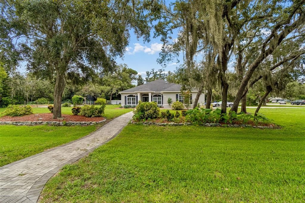 For Sale: $750,000 (3 beds, 3 baths, 2456 Square Feet)