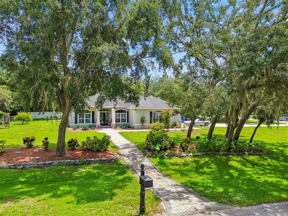 For Sale: $750,000 (3 beds, 3 baths, 2456 Square Feet)