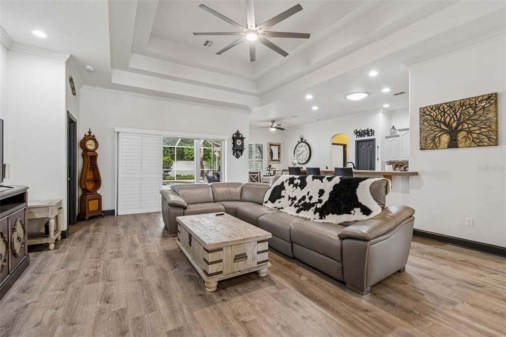 For Sale: $750,000 (3 beds, 3 baths, 2456 Square Feet)
