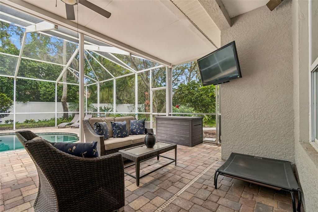 For Sale: $750,000 (3 beds, 3 baths, 2456 Square Feet)