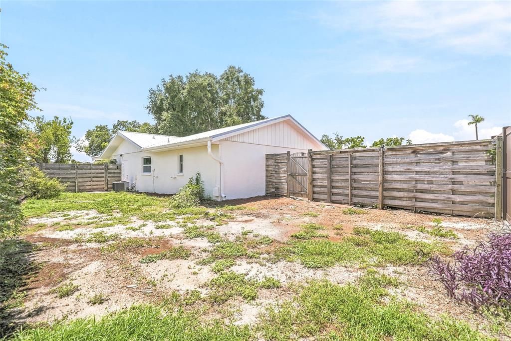 For Sale: $599,900 (3 beds, 2 baths, 1572 Square Feet)