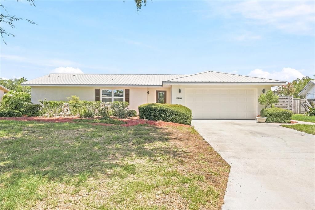 For Sale: $599,900 (3 beds, 2 baths, 1572 Square Feet)