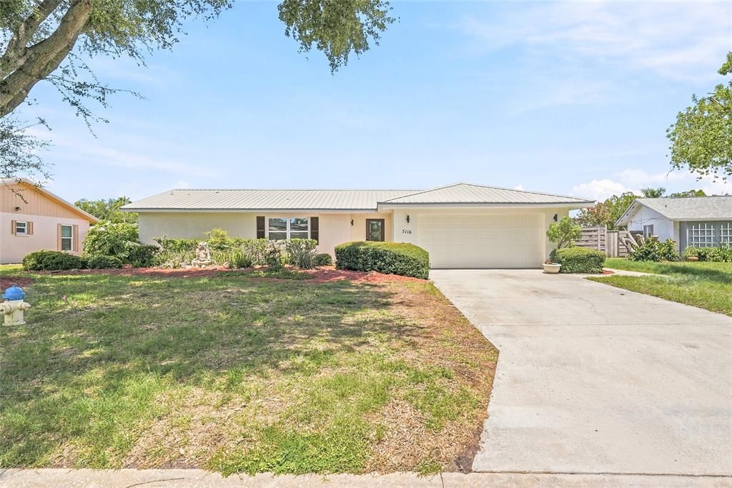 For Sale: $599,900 (3 beds, 2 baths, 1572 Square Feet)