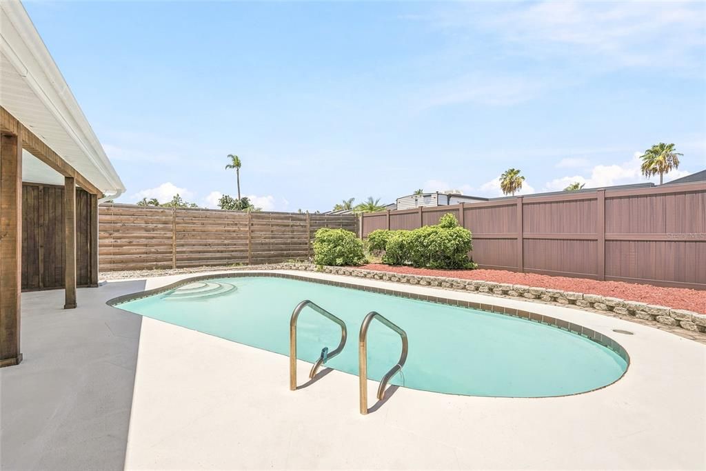 For Sale: $599,900 (3 beds, 2 baths, 1572 Square Feet)