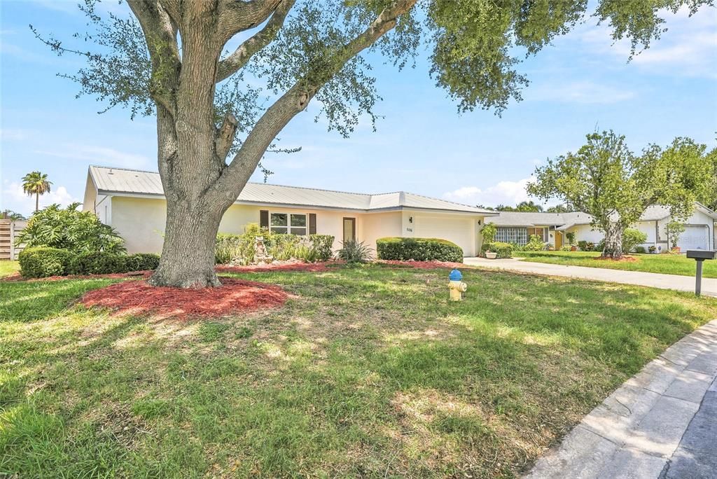 For Sale: $599,900 (3 beds, 2 baths, 1572 Square Feet)
